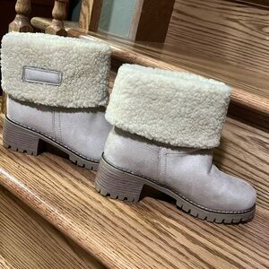 Sherpa Boots - New/never worn